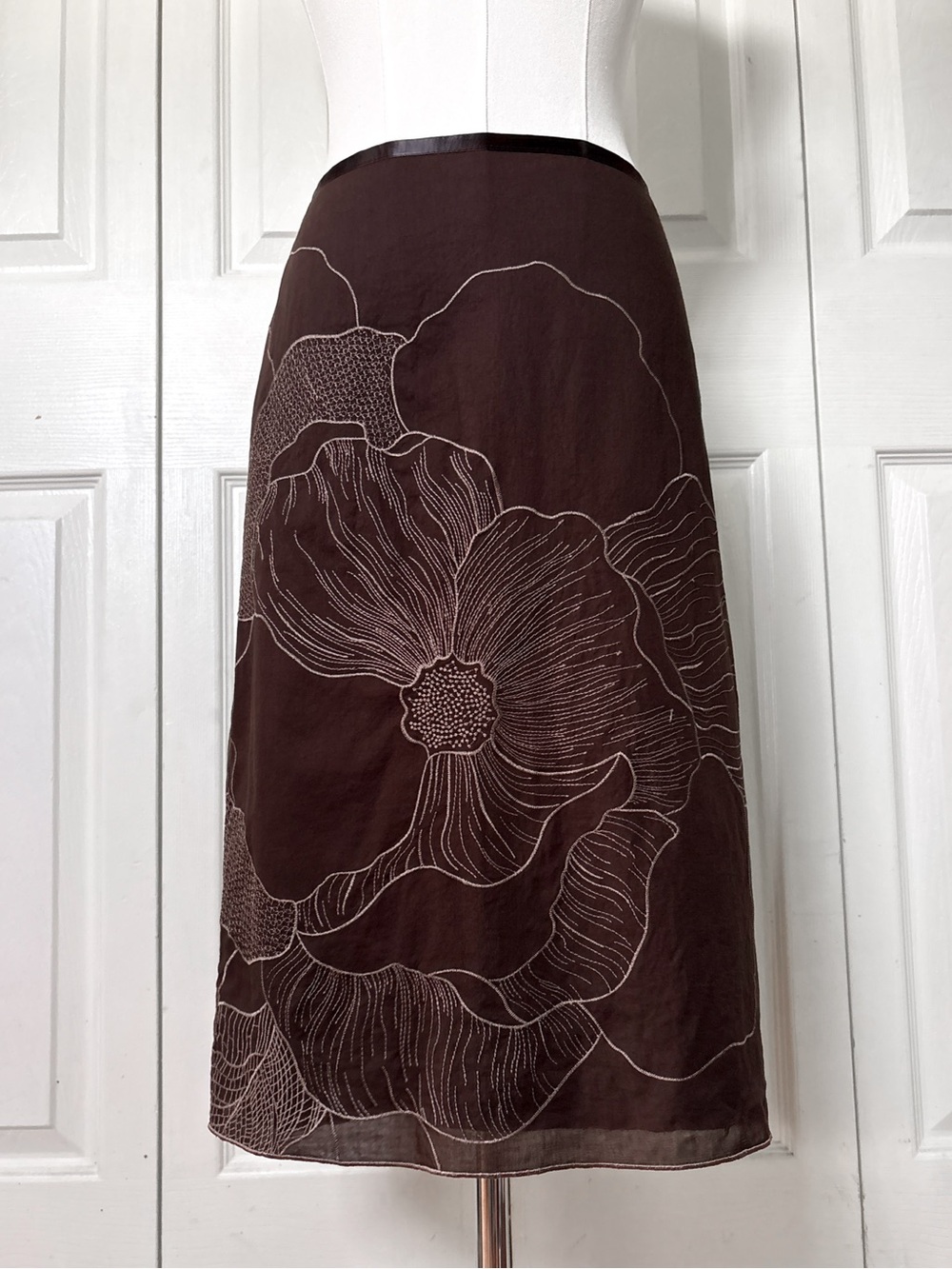 Ann Taylor Cotton Midi Skirt Size 0 Brown Floral Embroidered | Earthy Boho Fairy